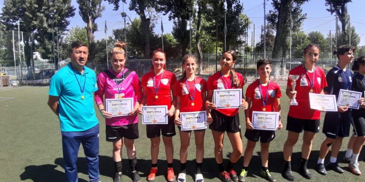 Echipa feminină de fotbal a Liceului Tehnologic nr. 1 Alexandria, vicecampioană națională