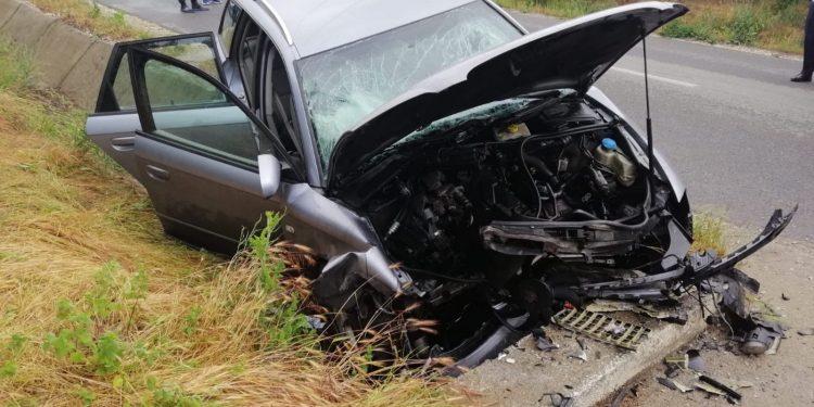 Accident grav în Trivalea Moșteni. Șoferul a decedat