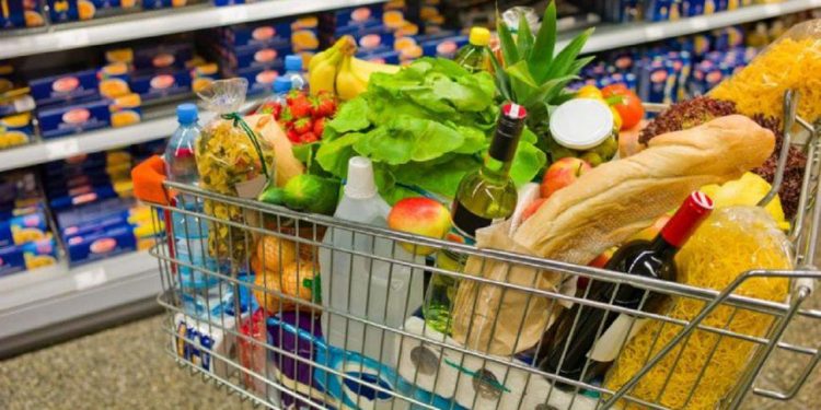 Voucherele sociale pentru mese calde vor fi distribuite prin Poștă. Cine va beneficia de tichete