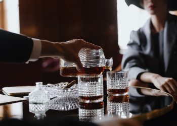 Coniac – Combinat cu o varietate de mâncăruri şi alte băuturi