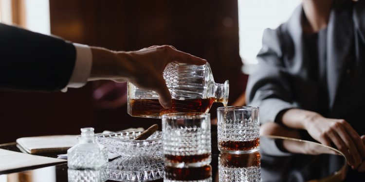 Coniac – Combinat cu o varietate de mâncăruri şi alte băuturi