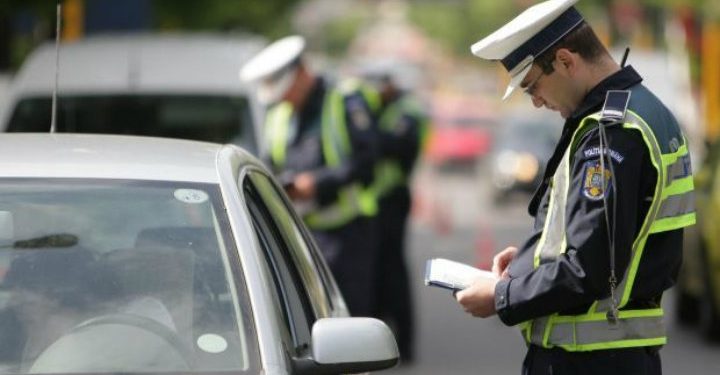 Din Teleorman până la munte cu mașina neînmatriculată și permisul suspendat. Tânărul a fost reținut de polițiști