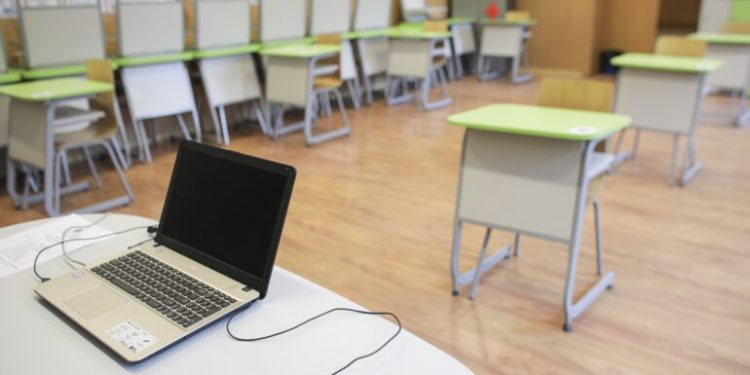 Digitalizarea a 57 de licee agricole cu fonduri europene. Un liceu din Teleorman va administra platforma online prin care vor comunica liceele