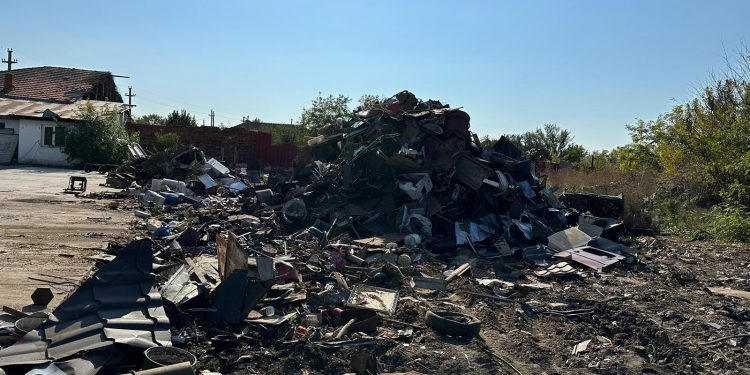 Amenzi de 300 mii de lei, sesizări penale și peste 20 de tone de deșeuri confiscate, la Smârdioasa FOTO