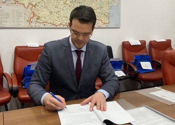 Contractele de finanțare prin PNRR pentru reabilitarea termică a Colegiului Național A.I. Cuza, dar și a clădirii rezidențiale multifamiliale