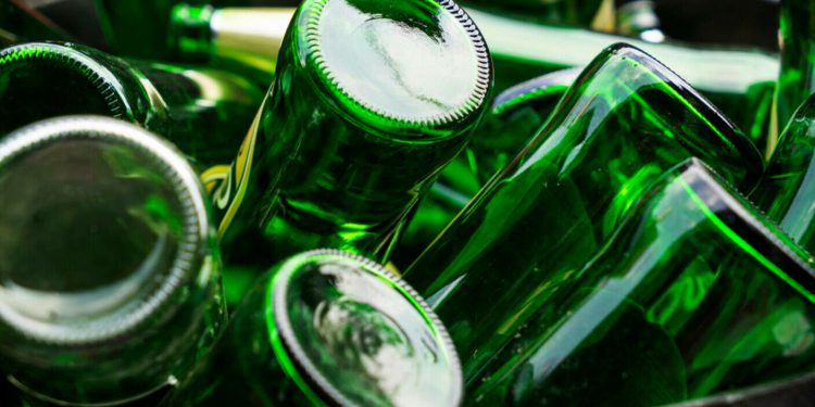 Producătorii, importatorii și comercianții de băuturi au obligația să se înregistreze în baza de date a sistemului de garanție-returnare