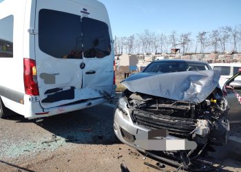 O femeie a ajuns la spital, după un accident cu patru autoturisme implicate, la ieșire din Vitănești FOTO