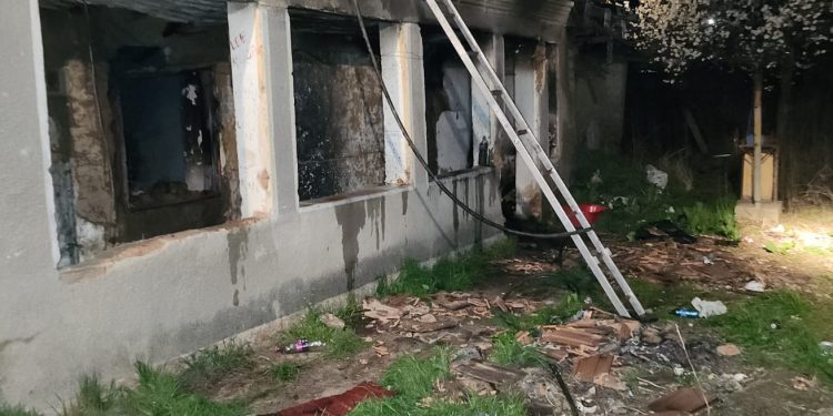 O femeie din Turnu Măgurele a sfârșit în focul care i-a cuprins casa