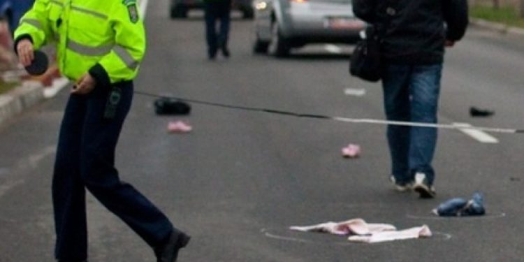 Pieton lovit mortal de o maşină pe DN 51, în localitatea Smârdioasa
