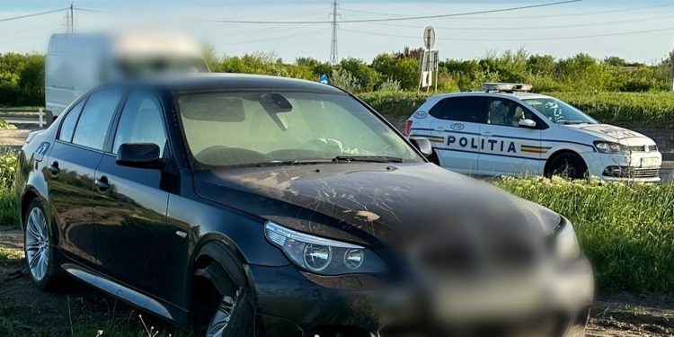 (FOTO) A circulat cu 206 kilometri pe oră și a refuzat să oprescă la semnalele polițiștilor