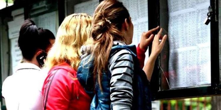 Au fost publicate rezultatele inițiale de la BAC 2023, sesiunea de toamnă. Află ce notă ai luat!