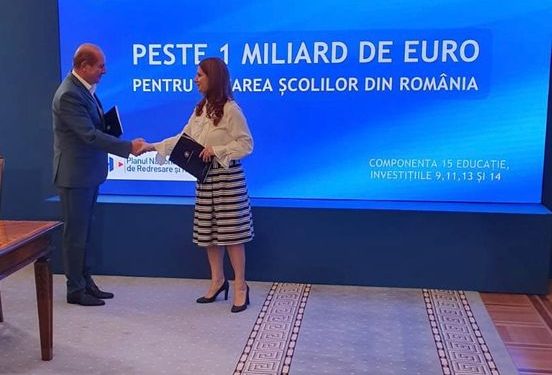 Materiale didactice și echipamente digitale pentru unitățile de învățământ preuniversitar, prin PNRR