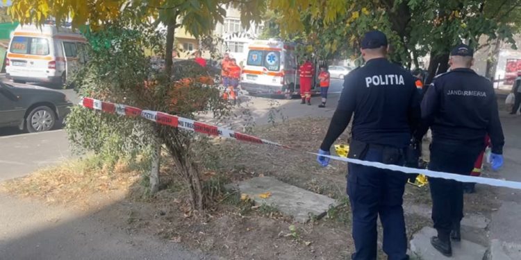 Tragedie la Roșiori de Vede! Un bărbat s-a aruncat de la etajul al treilea (Foto)