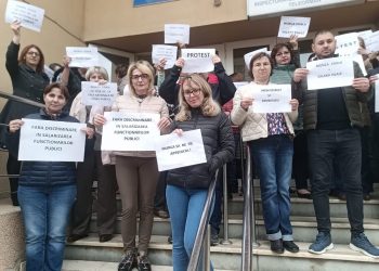 Un nou protest la Casa de Pensii Teleorman. Angajații sunt nemulțumiți de salarii  