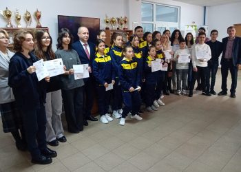 Caravana Excelenței în Educație, în județul Teleorman. Diplome și premii în bani pentru elevi și profesori