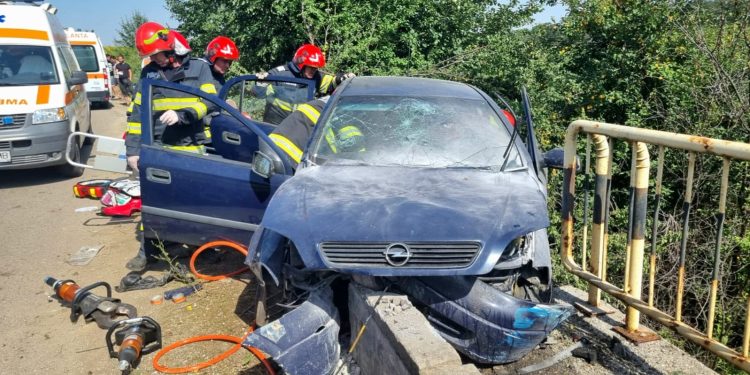 Accident grav pe DJ 701. A fost solicitat elicopterul SMURD/ Galerie Foto