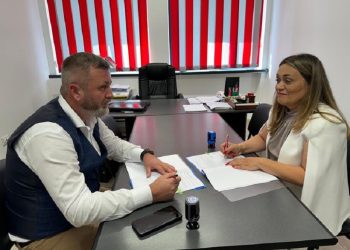 Am semnat contractul de achiziție publică pentru „Dotarea cu mobilier specific pentru cabinetele școlare” și urmează furnizarea produselor solicitate pentru unitățile de învățământ din municipiul Alexandria/ Comunicat de presă