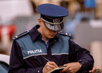 Două cazuri de violență domestică, în mai puțin de 24 de ore. Poliția a deschis dosare penale