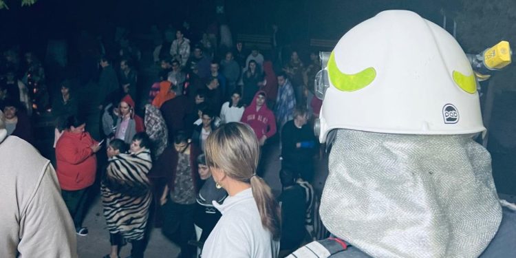 Alertă de incendiu la Centrul de Îngrijire și Asistență Videle! 75 de persoane au fost evacuate din clădire/ FOTO