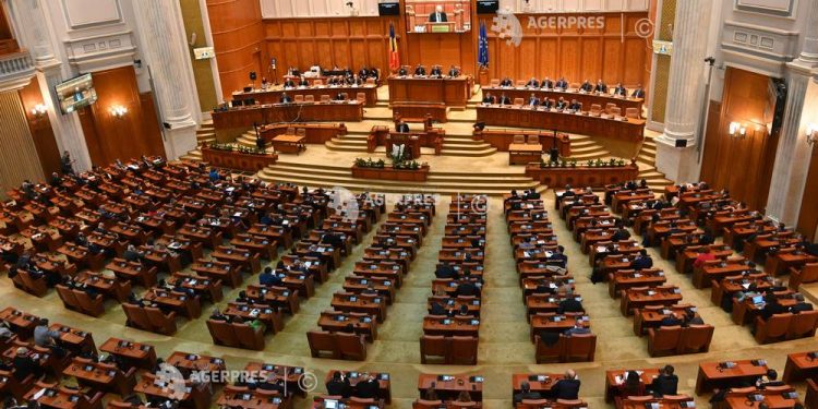 Noul Parlament al României va depune jurământul pe 20 decembrie