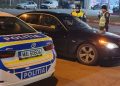 Tânăr de 20 de ani fără permis, beat și cu o mașină furată, a fost prins de Poliție
