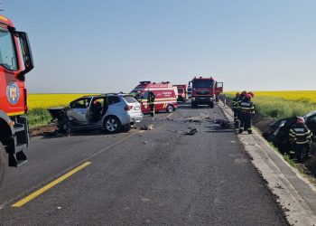 Accident rutier grav pe DN 52 Alexandria – Furculești, 2 auto implicate, posibil 3 victime încarcerate