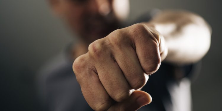 Arestați preventiv după ce au agresat fizic un bărbat de 52 de ani, din Turnu Măgurele